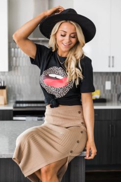 Tees Shop 18 Best reviews of 🌟 Pink Lily Animal Print Lips Black Heather Graphic Tee 🧨