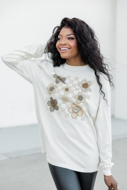 Budget 🌟 Pink Lily Daisy Checkered Neutral Ivory Graphic Long Sleeve Tee 🔥