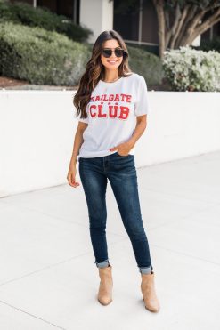 Budget 🔥 Pink Lily Tailgate Club White Graphic Tee 🎉