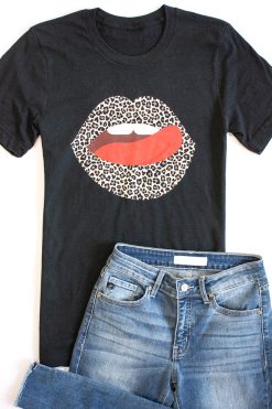 Best reviews of ๐ Pink Lily Animal Print Lips Black Heather Graphic Tee ๐งจ 9 Best reviews of ๐ Pink Lily Animal Print Lips Black Heather Graphic Tee ๐งจ -Tees Shop IMG 0268 53039 650x